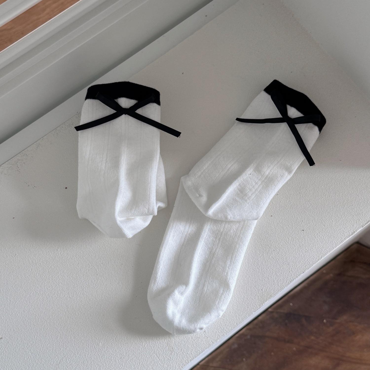 

Bowknot Ballet-style Socks, Simple and Color-blocked, Long-lasting Boneless Socks, Mid-calf Socks for Women 1 pair білий