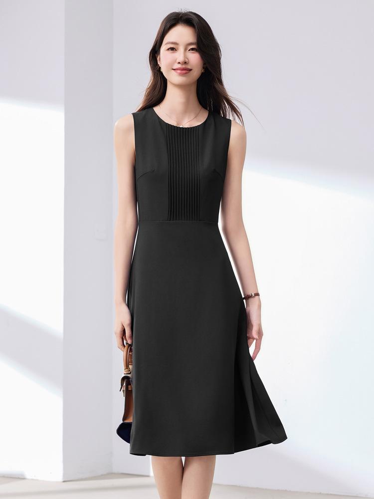 Black Sleeveless Cinched Waist Mid-Length Hepburn Style Dress