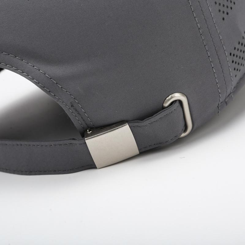 Embroidered letter baseball cap with side perforations – a casual, versatile and stylish cap for outdoor sun protection
