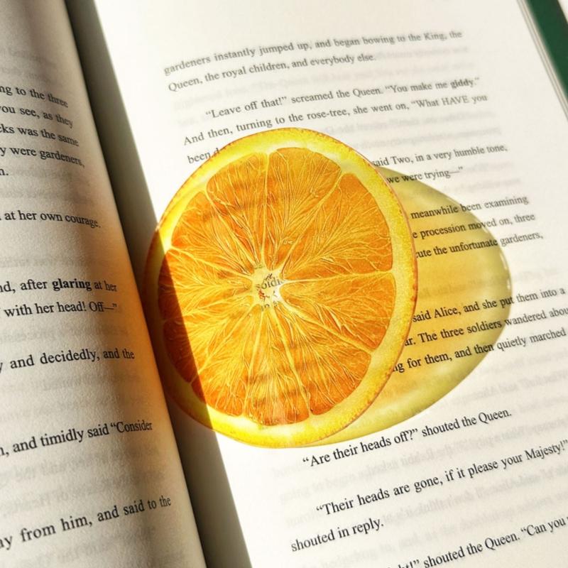 Marque-page en acrylique en forme de fruit Pomme Raisin Simulation Marque-page de lecture transparent Papeterie d'apprentissage Jouet pour enfants Cadeau