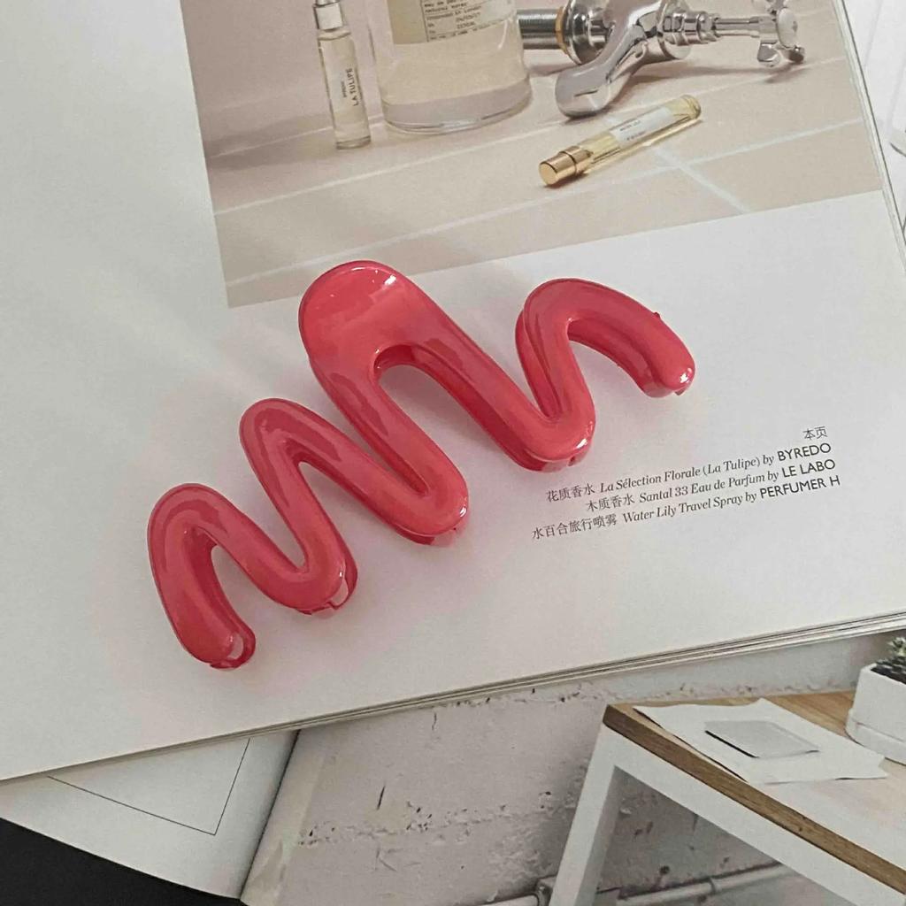 Mode Enfärgad Hajklämma Våg Kors Hårklo Koreansk Elegant Geometrisk Greppklämma Akryl Hästsvansklämma Håraccessoarer