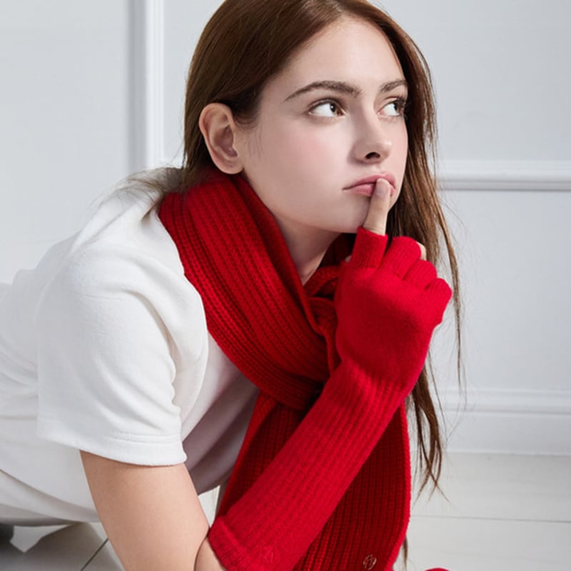 

нитина шерстяная вязаная грелка для рук RD Red