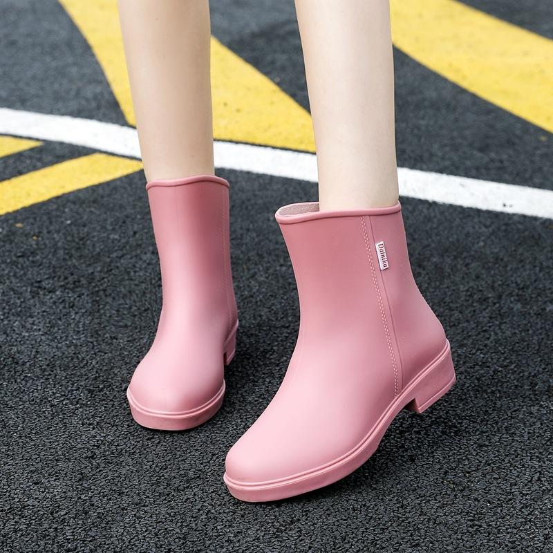 Rain shoes women's fashion outer wear water shoes adult work medium tube non-slip kitchen car wash rubber shoes summer rain boots