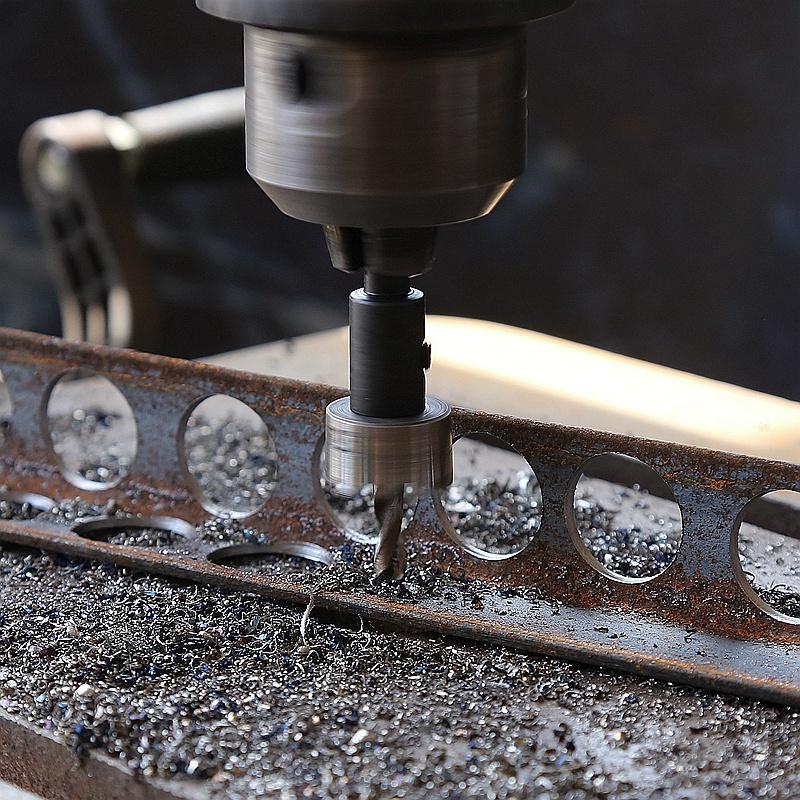 High Speed Steel 5 Piece Hole Saw Set with HSS Drill Bits for Professional Woodworking and Metalwork