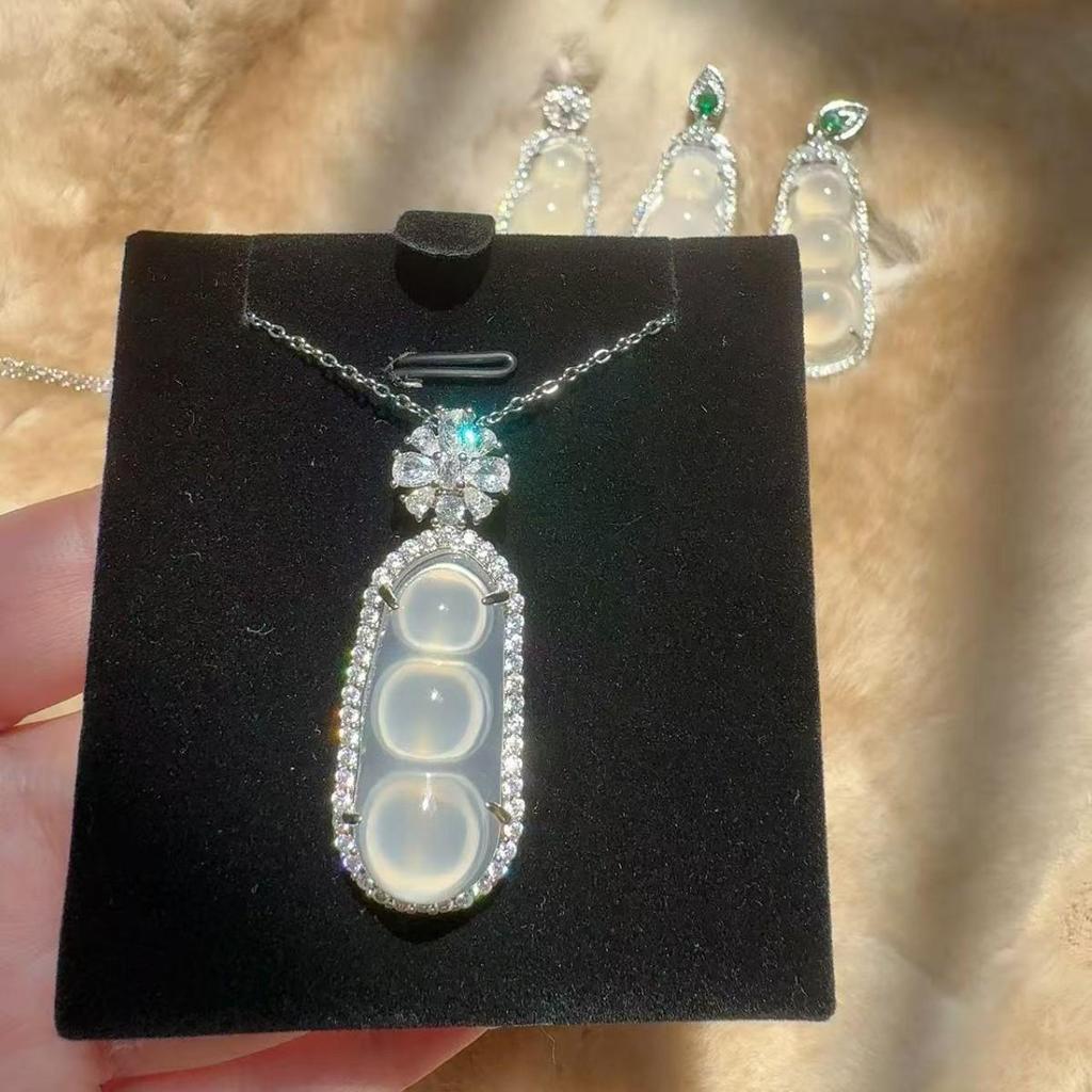 Chinese Style White Chalcedony Lucky Bean Pendant Necklace with Silver Plated Diamond Clavicle Chain