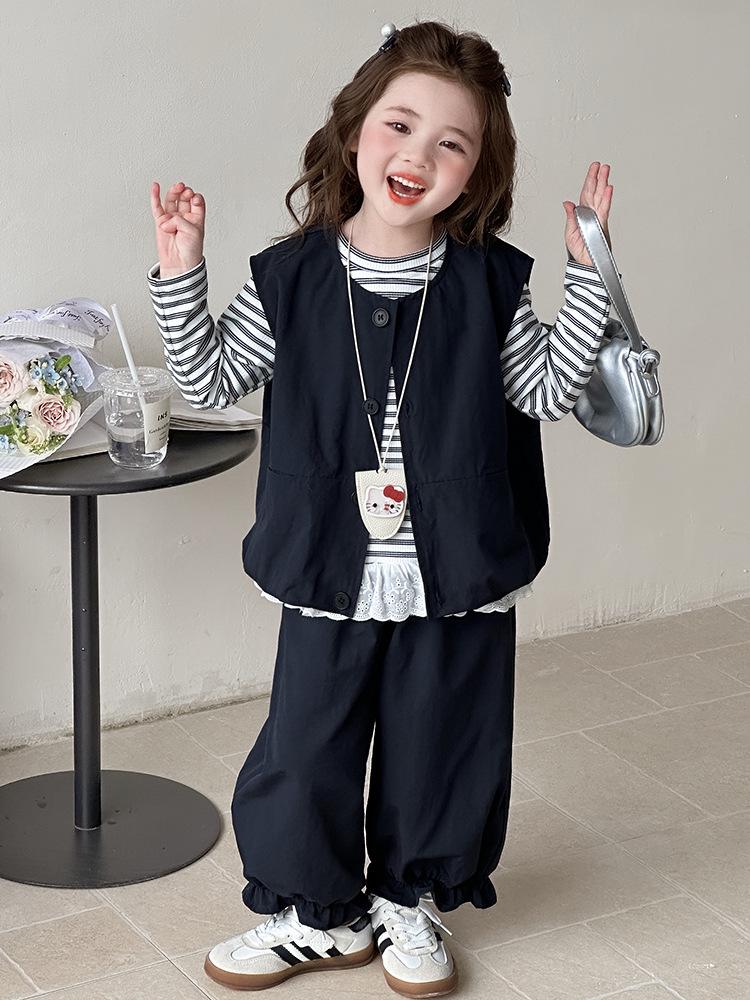 Girls' Korean Style Autumn Vest Three-Piece Outfit: Trendy, Casual, and Beautiful