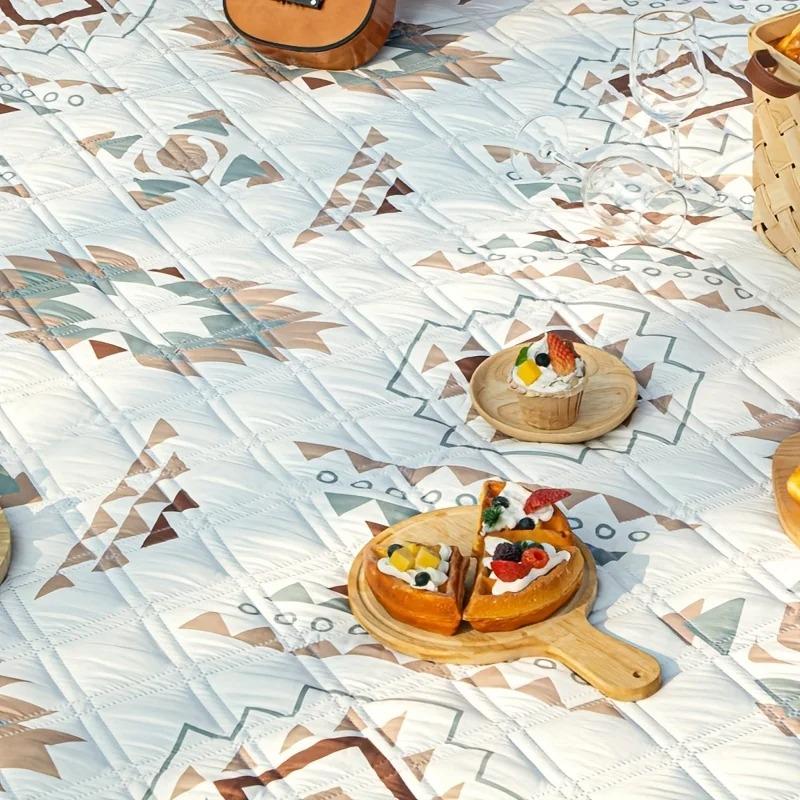 Outdoor Picnic Blanket, Foldable Blanket Checkered Picnic Mat, Waterproof Suitable for Beach, Camping, Lawn Park Accessories