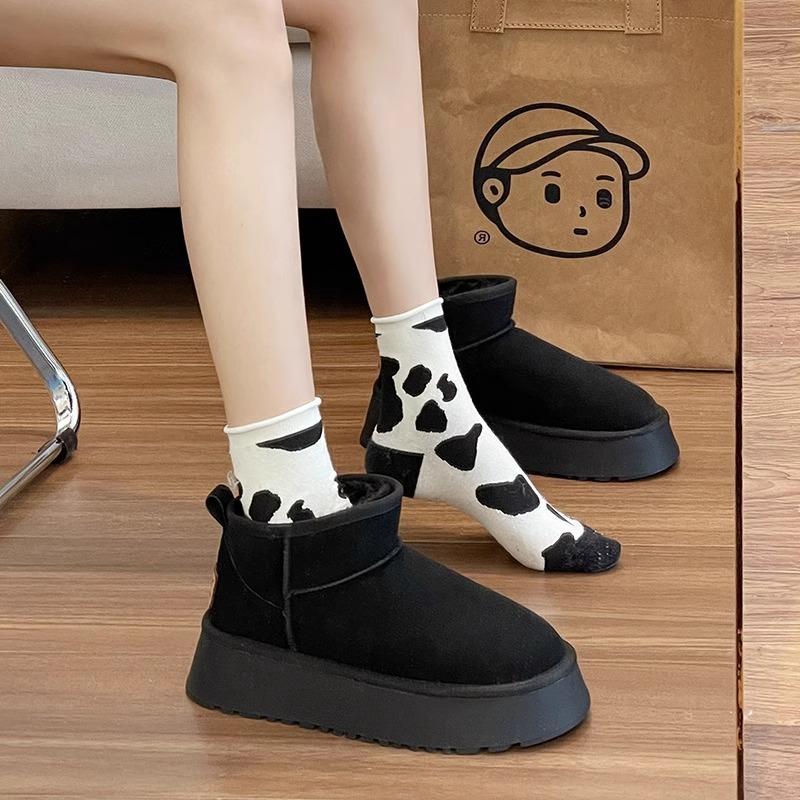Nové sněhule dámské podzimní a zimní silná podrážka kožešina integrovaný fleece zateplené krátké termo bavlněné boty odolné proti chladu