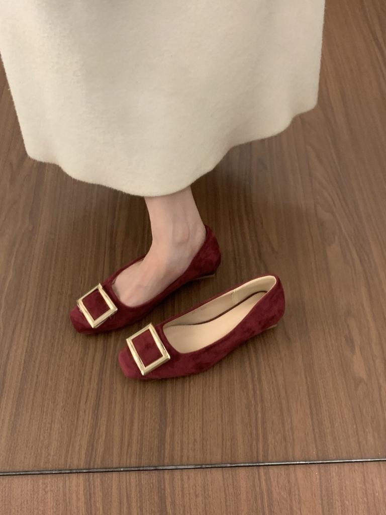 Versão coreana de sapatos Mary Jane de camurça com fivela quadrada de metal ano com saia vento suave da noite sapatos de salto único mulheres