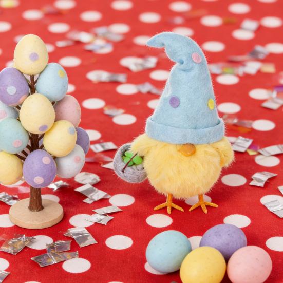 Pluszowa Lalka Kurczak Ozdoba Wielkanocna z Kolorowym Kapeluszem Czarodzieja Brokatową Powierzchnią Jajka Żółta Pluszowa Dekoracja na Biurko Półkę na Książki Świąteczny Sezonowy Dekor