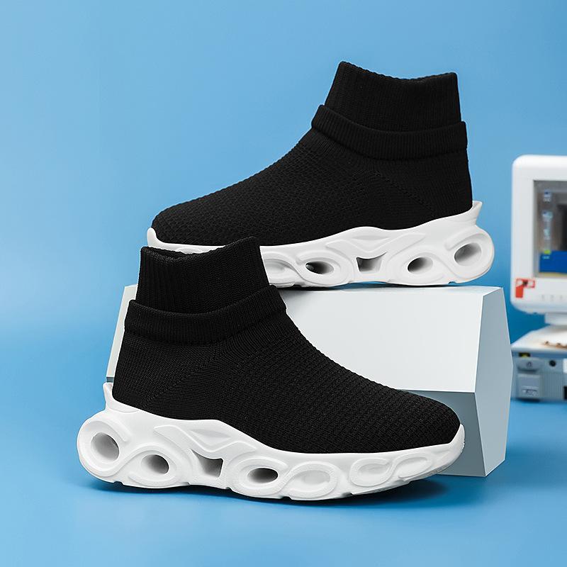 Children's fly-woven sports shoes spring and summer new boys and girls breathable mesh lightweight versatile one-pedal socks shoes