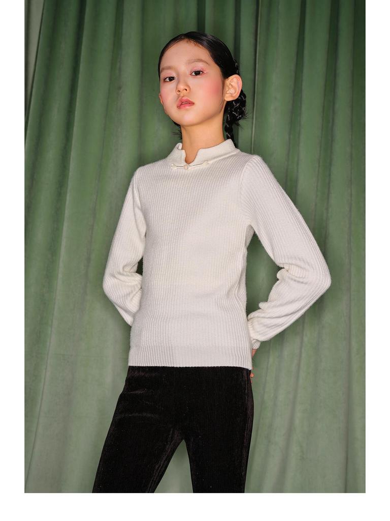 2025 New Chinese Style Girls' White Sweater - Thick Knit Base Layer for Autumn/Winter