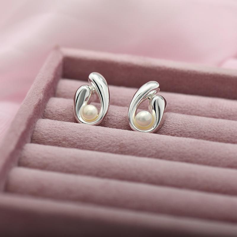 Elegant Minimalist Teardrop Freshwater Pearl Earrings with S925 Silver Needle