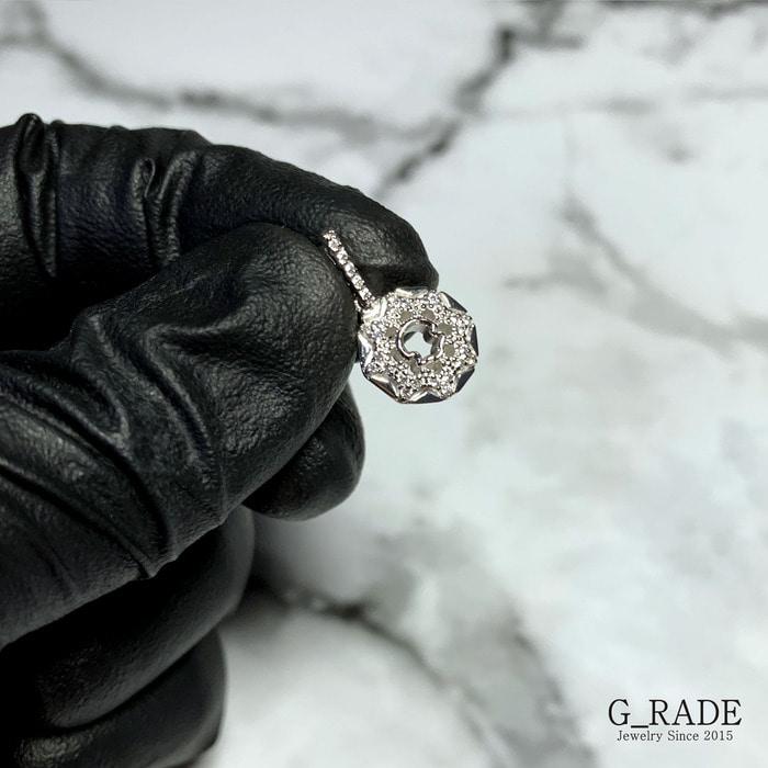 G_Rade Eight Triangles Compass Necklace