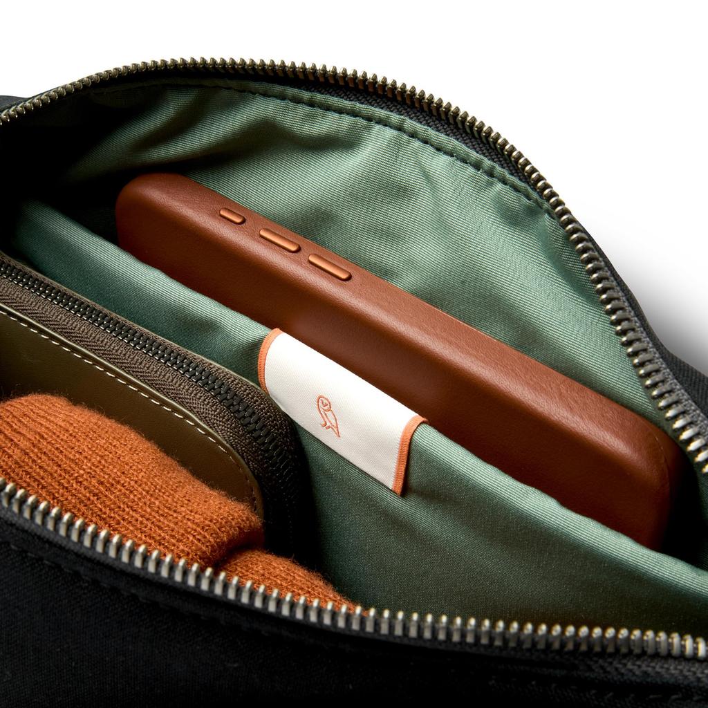 Bellroy Classic Sling, a Minimalist 5L Body Bag Perfect for Everyday Use. Organized Storage, Adjustable Straps, and Expandablecompressible Storage -