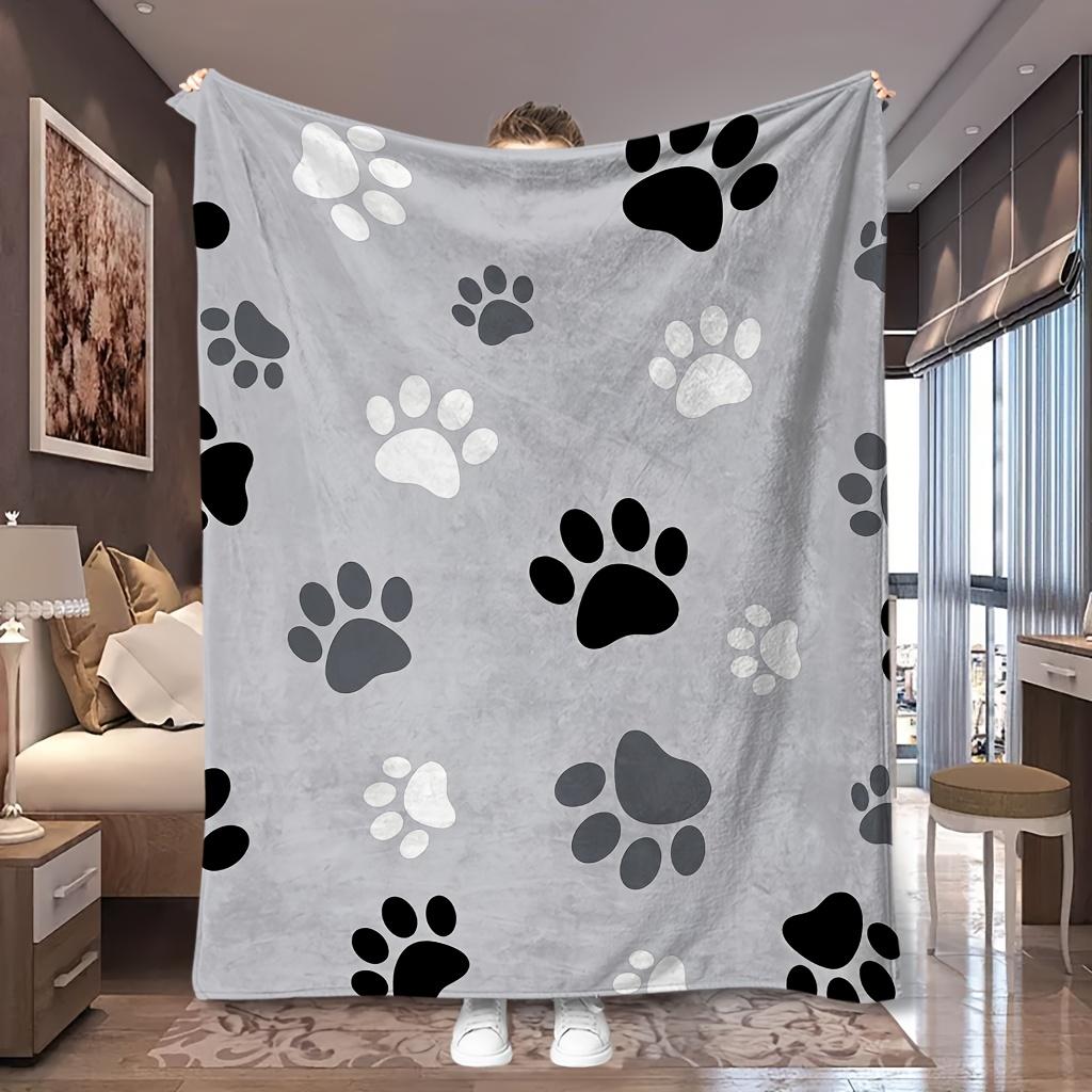 1pc Grey Black White Dog Paw Pet All Over Print Flannel Blanket, Skin-friendly and Cozy, Suitable for Blankets, Kid Bed Covers, Bedroom, Travel and Re