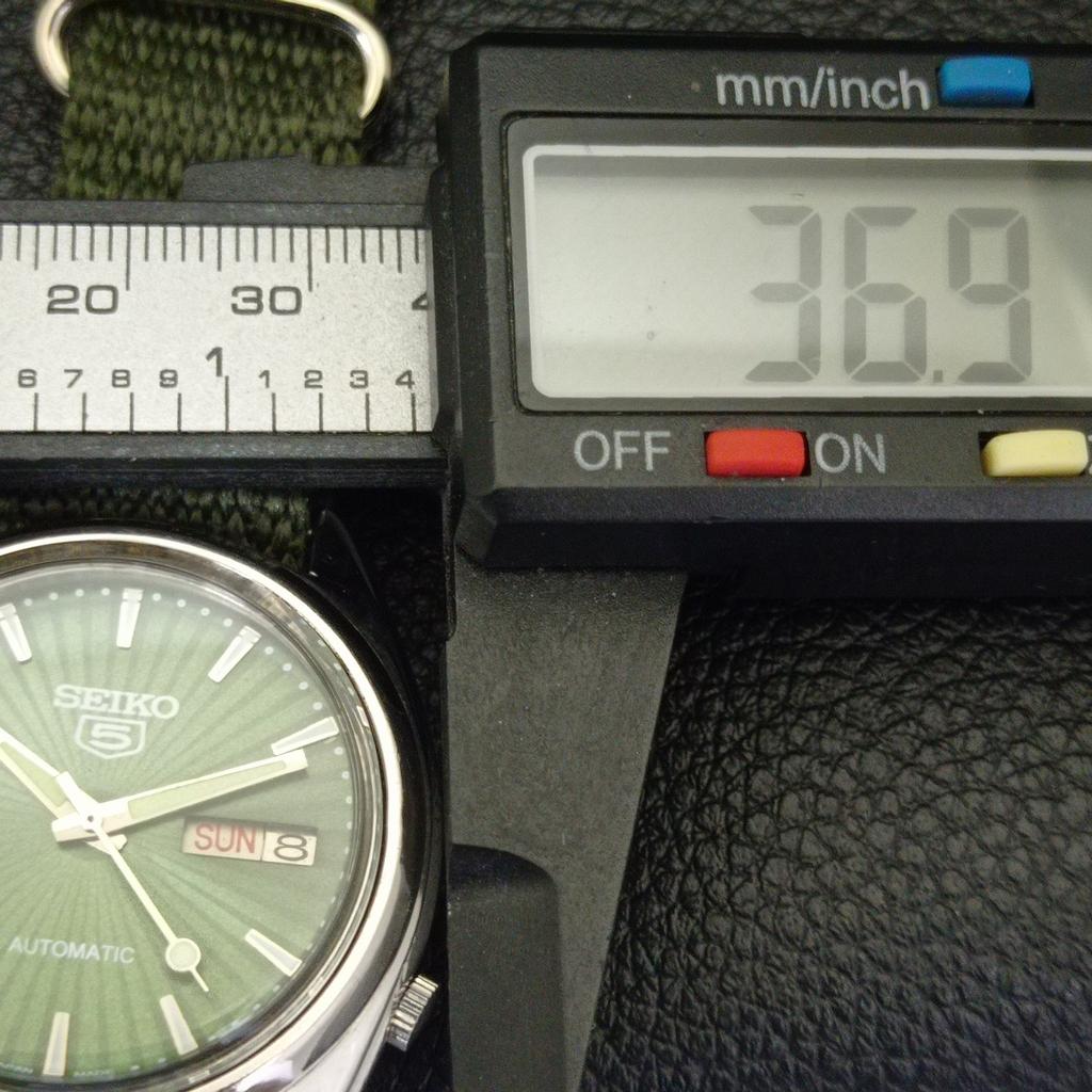 AUTOMATIC 7009A VINTAGE SEIKO 5 JAPAN MENS GREEN COLOR DIAL WATCH A701521-5 R206b-a701521