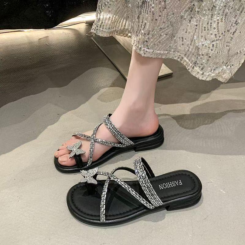 2025 new French rhinestone fairy slippers female summer wear flat bottom cover toe beautiful with skirt beach sandals female