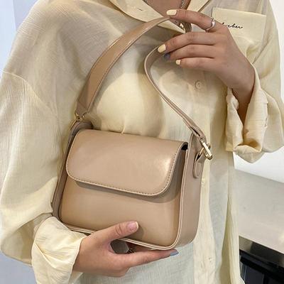 Letní jednobarevná dámská taška PU kožená taška přes rameno s klopou Módní dámská kabelka do podpaží a kabelka Trendy taška do podpaží