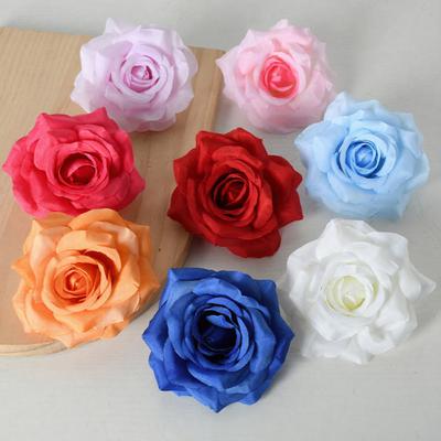 5 szt. Sztuczne Główki Kwiatów Róż Realistyczne Sztuczne Jedwabne Główki Róż do Domu DIY Ściana z Kwiatów Dekoracja Wesela Przyjęcia Urodzinowego Baby Shower
