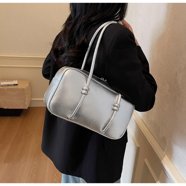 Winter 2025 Women's Retro Fashion Underarm Bag - Versatile High-End Briefcase for Work and Commute