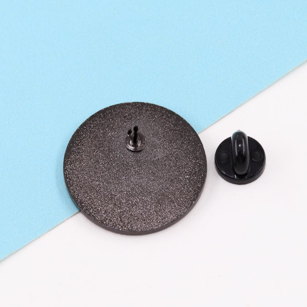 Dracula Vampir Anstecker: Geheime Drachenritter Emaille-Brosche & Fächer-Geschenkabzeichen