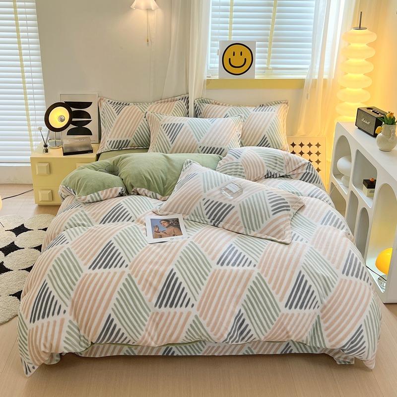 Set din patru piese din catifea cu lapte proaspăt de iarnă, husă de pilotă din flanel din catifea cu două fețe cu imprimare antistatică și set din trei piese din catifea