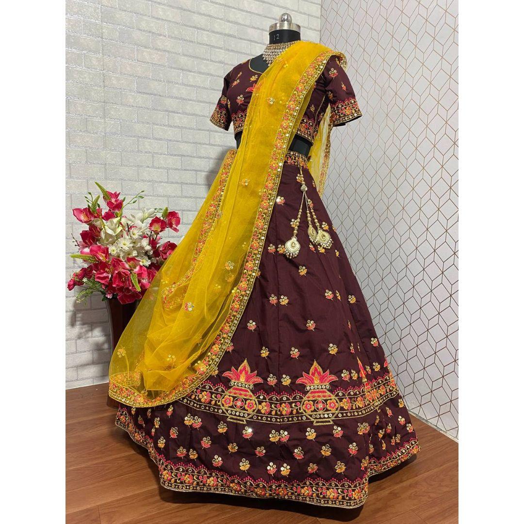 

Новая привлекательная и сильно вышитая лехенга с блузкой и дупаттой. (чоли)