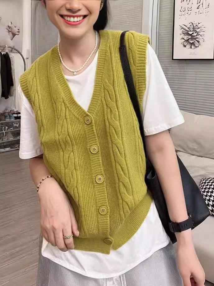 Women's Sleeveless Knit Vest V Neck Casual Knit Waistcoat Solid Color Cable Knit Cardigan Top