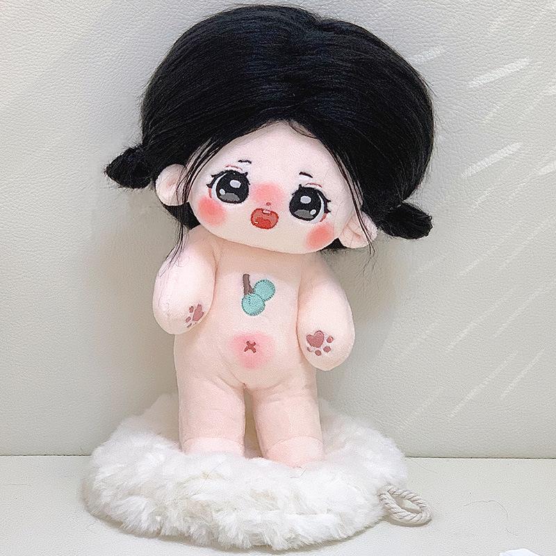 Plüschpuppe mit krausem Haar, mit wechselbarer Kleidung und Zubehör