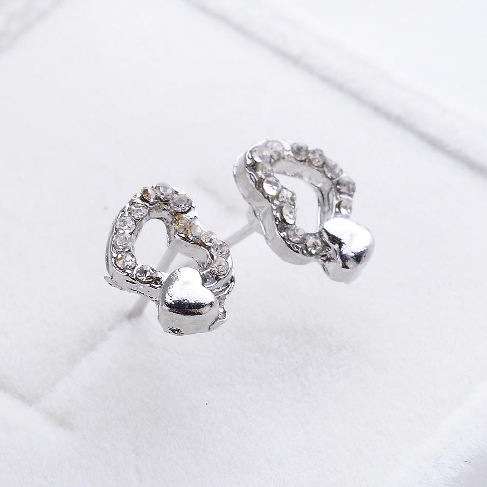 Heart-Shaped Rhinestone Stud Earrings - European & American Fashion Jewelry