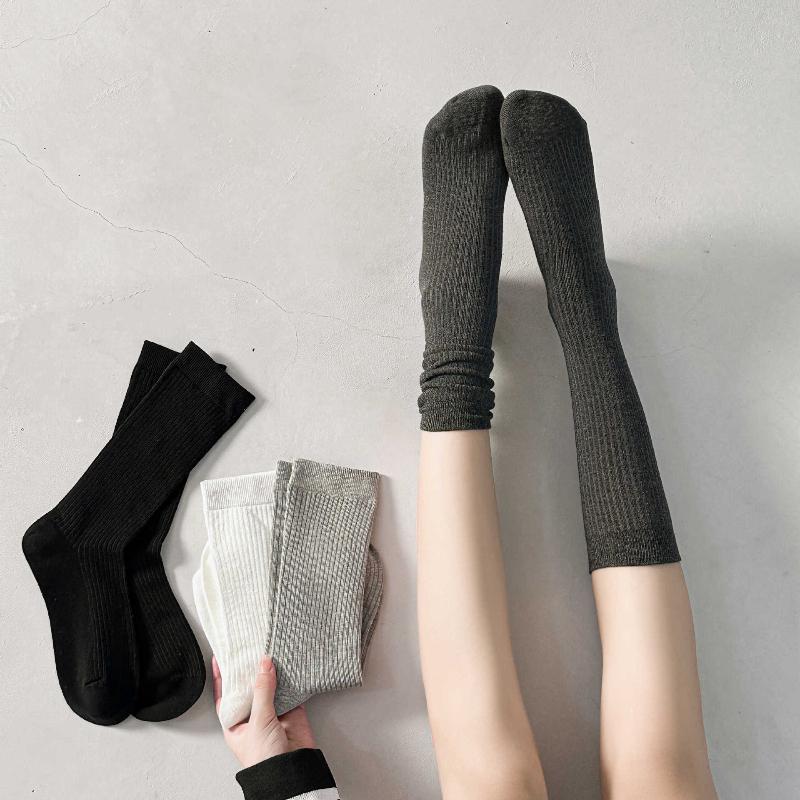 Women's Fall and Winter Angola Red Vertical Stripes Stockings Boneless Mid-calf Cotton Socks