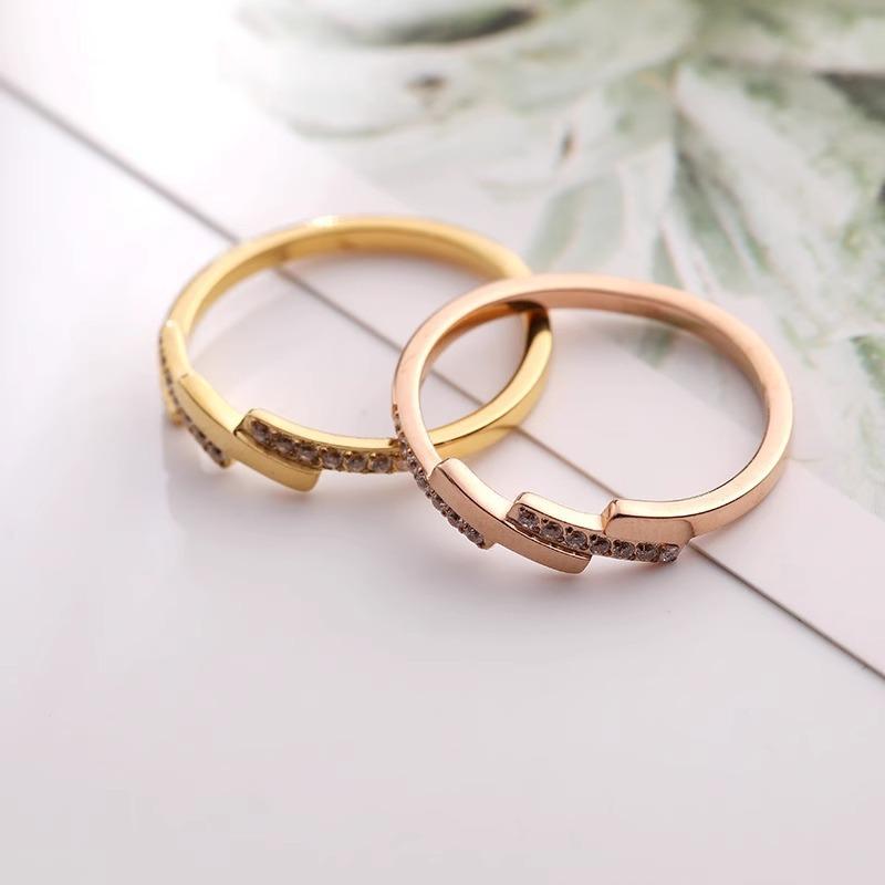 

Многослойное кольцо, инкрустированное цирконами, титановая сталь с гальваническим покрытием, высокое кольцо для наслаивания, нишевое кольцо для темпераментных женщин 9