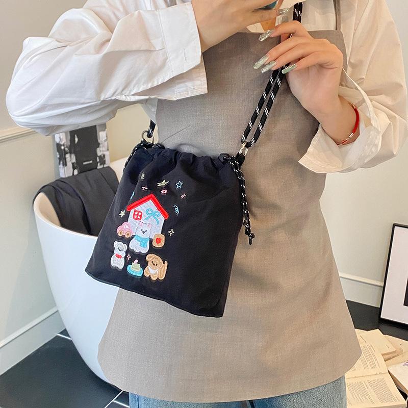 New nylon embroidered mobile phone bag fashionable versatile messenger bag simple drawstring canvas shoulder bag