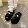 2025 Herbst und Winter neue Übergröße dicksohlige Wollpantoffeln mit einem Wort zum Draußen Tragen zu Hause warme lässige Hausschuhe