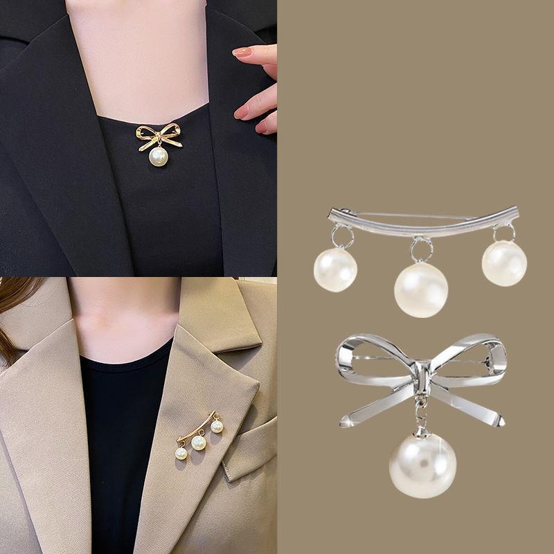 2PCS Fashion Hollow Bow Brooches For Women Luxury Pearl Brooch Pin Clothing Jewelry Accessories for Blouse Scarf Suits Wholesale