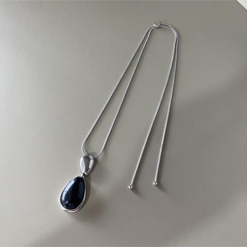High-End Irregular Black Agate Teardrop Necklace for Women: Adjustable Summer Sweater Chain