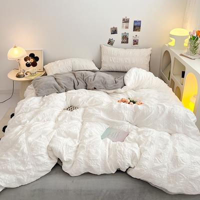 Vierteiliges Set aus Flange-Coral-Fleece-Bettwäsche auf dem Bett, dreiteiliges Set aus Fleece-Laken