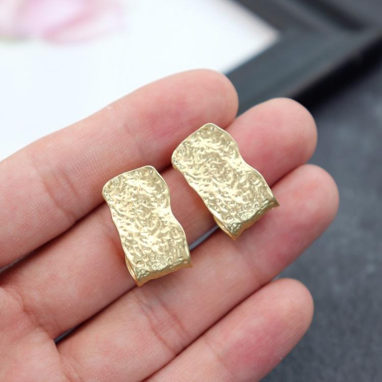Personalized French Dumb Gold Stud Earrings Female Exaggerated Internet Celebrity Simple Metal High-end Earrings Retro Temperament Earrings