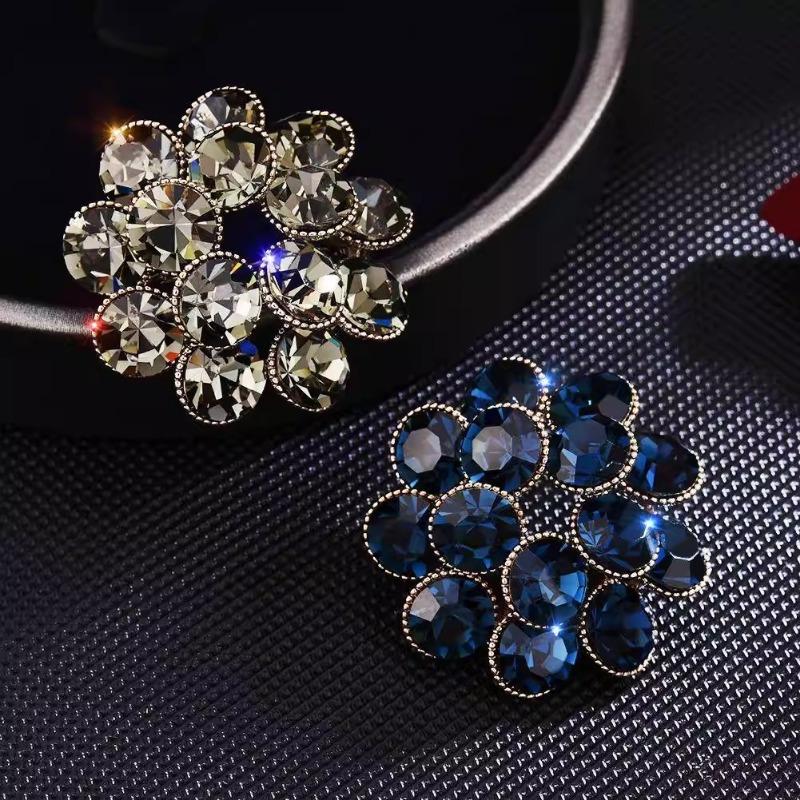 Retro Flower Silence Brooch, High-end Women's Luxurious and Elegant Crystal Brooch, Niche Design Sense Brooch
