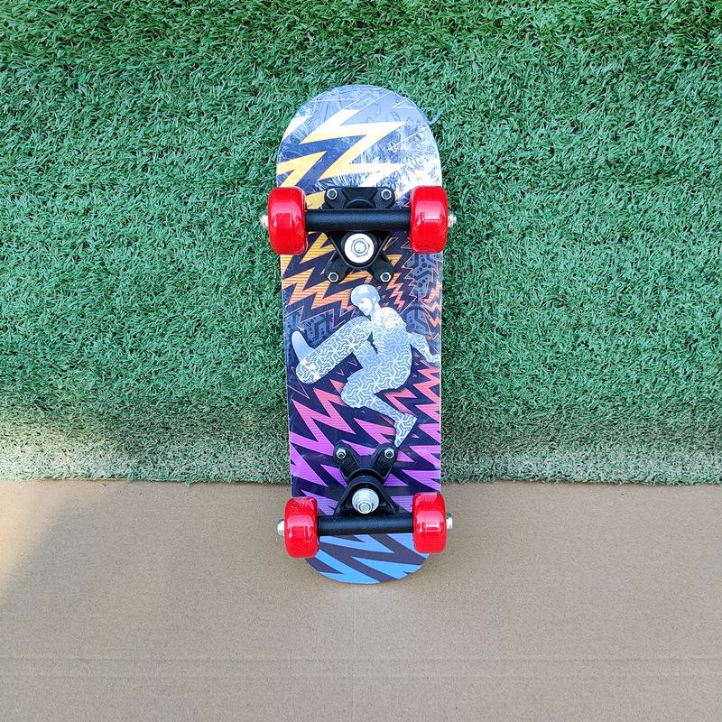 1705 Maple Double Rocker Children's Four-Wheel Skateboard with Cartoon Stickers, 43cm, Toddler Non-Slip.