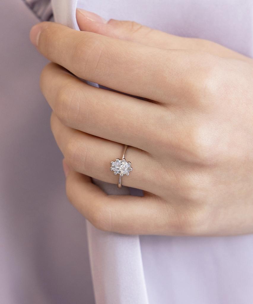 Tatiana Antique Oval Cubic Ring Cr2805