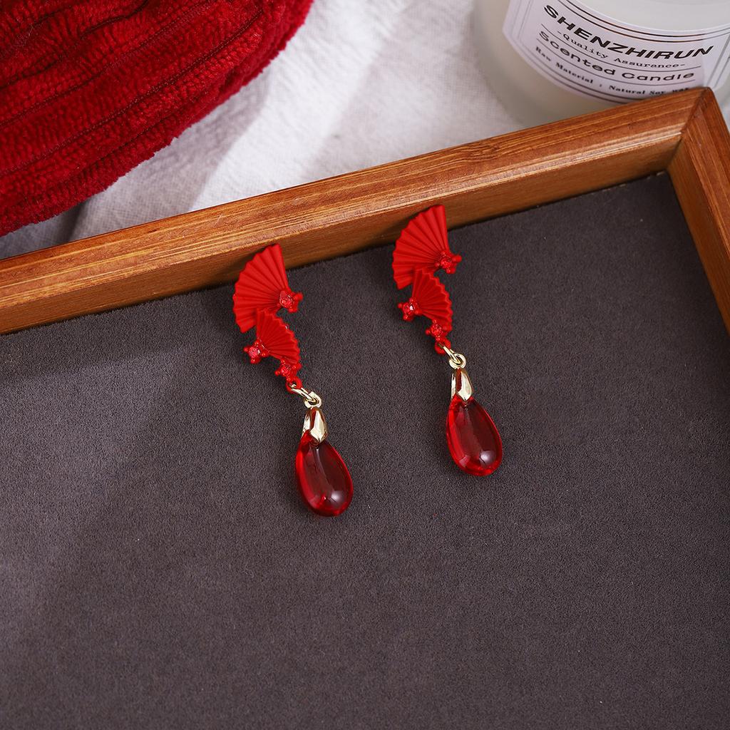 New Year'S Red Happy Character Koi Small Snake Stud Earrings, Autumn And Winter High Sense Chinese Style Blessing Character Chinese Knot Ear Hook