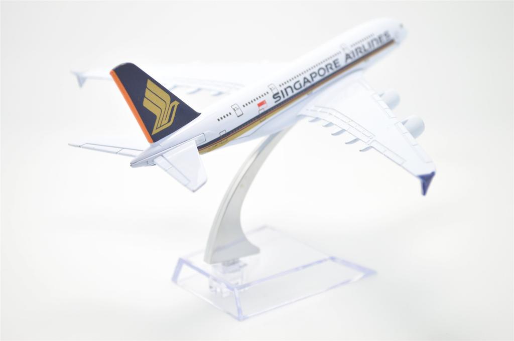 TANG DYNASTY 16cm Singapore Airlines Airbus A380 Alloy Airplane Model Toy 1/400