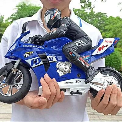 Ny RC Motorsykkel Toy Boy 1/6 elektrisk motor 4 Channel Racing 20KM/H Høyhastighets Drift Rotasjon Stunt Stående Justerbar Hastighet Modell Gaveleke