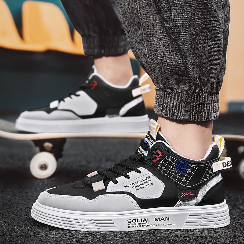 Autumn mid-top board shoes, youth matching jeans, casual trendy shoes are on sale