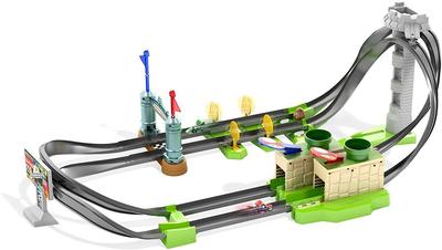Mattel Hot Wheels Mario Kart Circuit Light Track Set für Kinder ab 5 Jahren [Inklusive 1 Mario Auto] GHK15