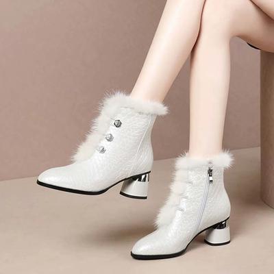 Herbst und Winter 2025 neue europäische und amerikanische elegante Röcke kurze Stiefel Damen Samt Mode Nerzmaul mittlerer Absatz hochwertiges Temperament Baumwolle s