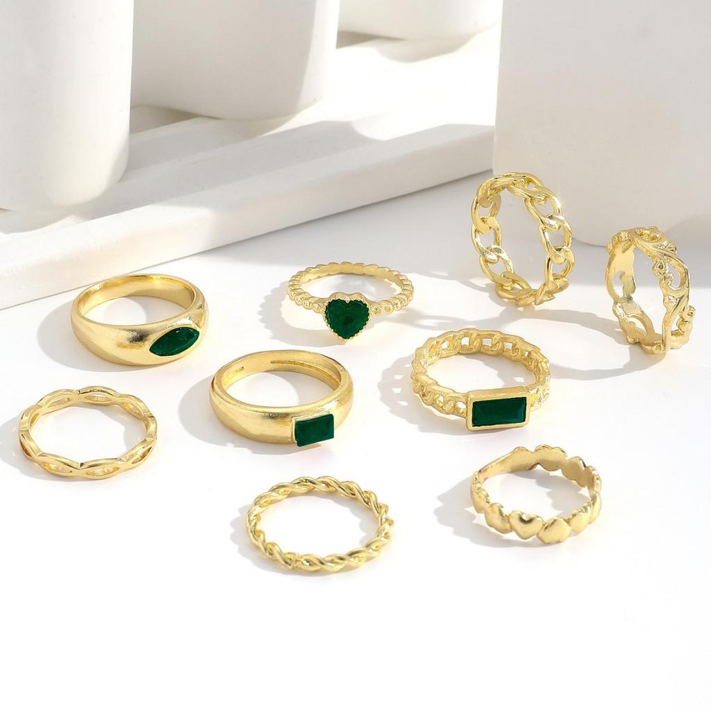Retro Imitation Emerald Love Ring, Creative Peach Heart with Diamond Hollow Chain Ring Nine-piece Set for Women