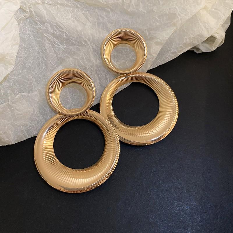 Silver Needle Medieval Round Flower Fringed Earrings Retro Metal Stud Earrings Temperament Light Luxury Earrings Women